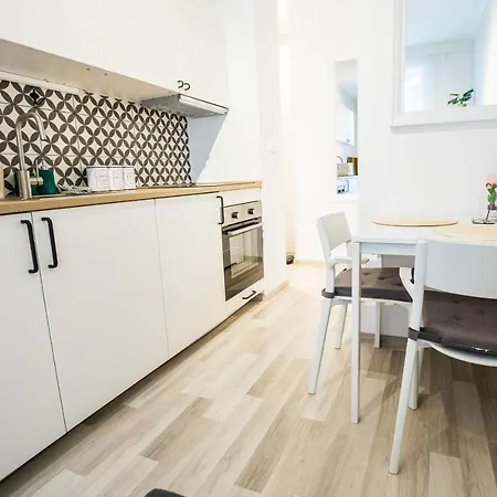 Hey Stay Apartment With Private Garden Torun Exterior photo