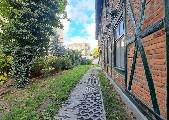 Hey Stay Apartment With Private Garden